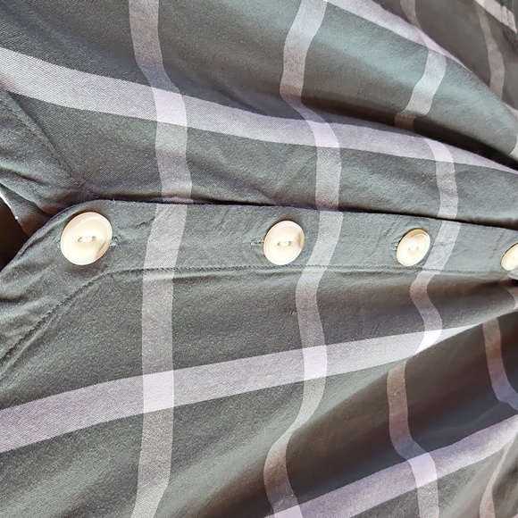 Universal Threads - Picture 3 of 4